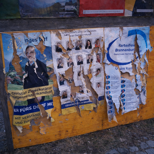 Wahlplakate abreißen ist keine Meinung